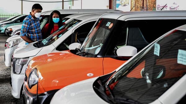 Planning to buy a car? Good time ahead with dangling discounts